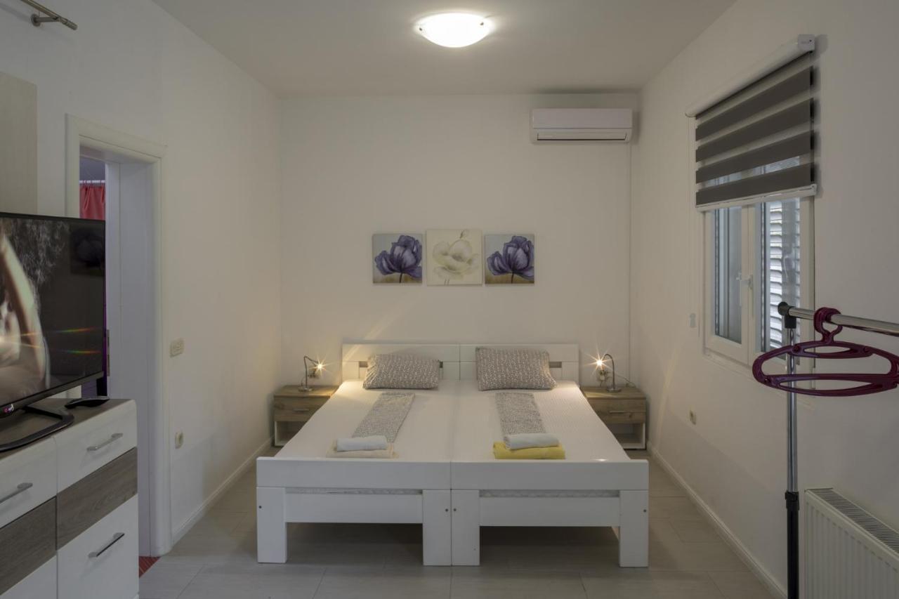 Apartments With A Parking Space Zuljana, Peljesac - 4573 Exterior photo