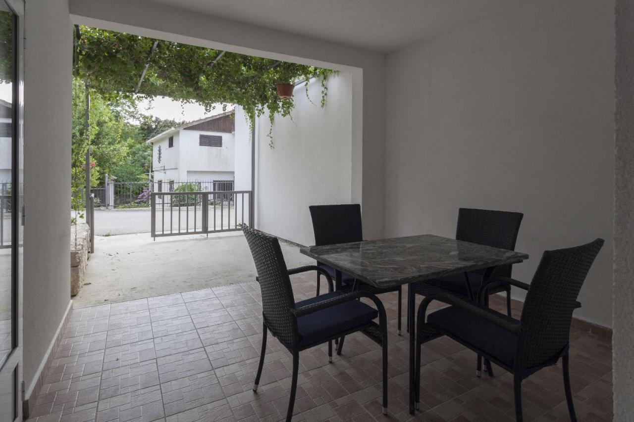 Apartments With A Parking Space Zuljana, Peljesac - 4573 Exterior photo